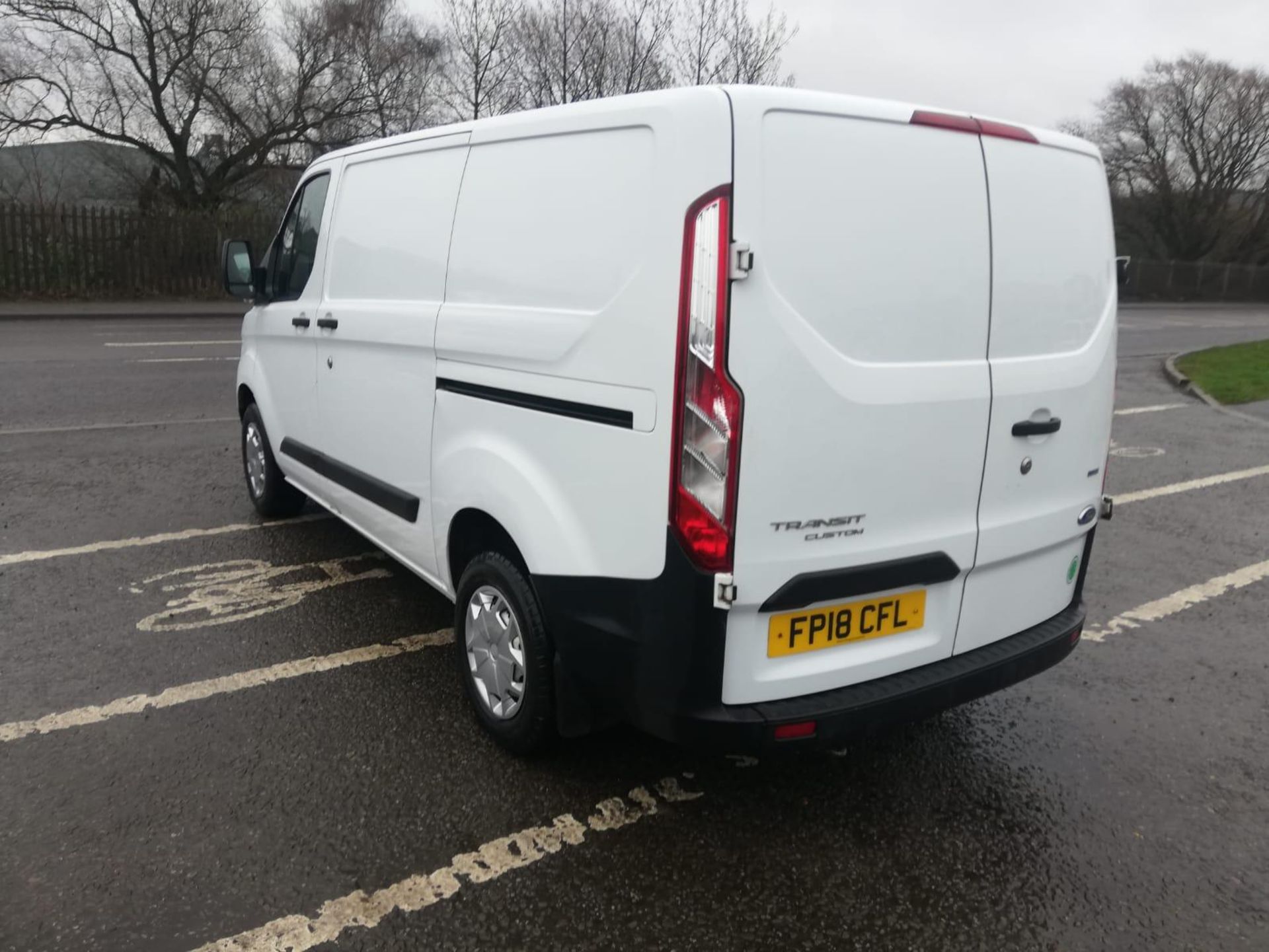 2018 18 FORD TRANSIT CUSTOM PANEL VAN - 140K MILES - EURO 6 - NEWER SHAPE - PLY LINED - FP18 CFL. - Image 5 of 9