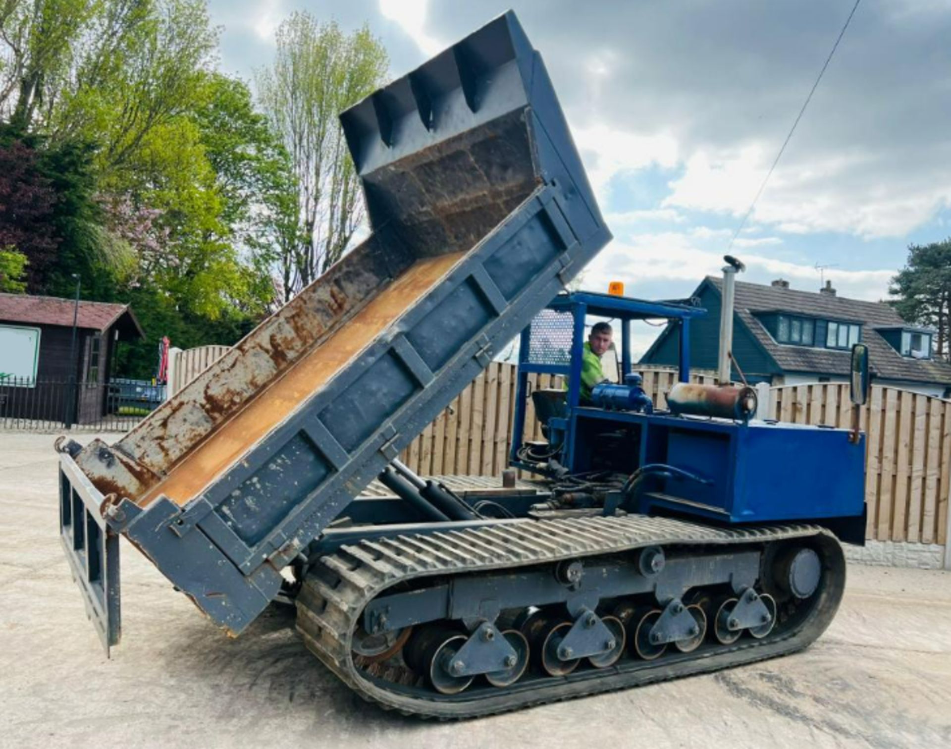 MOROOKA MST700 TRACKED DUMPER C/W HYDRAULIC TIP - Image 7 of 20