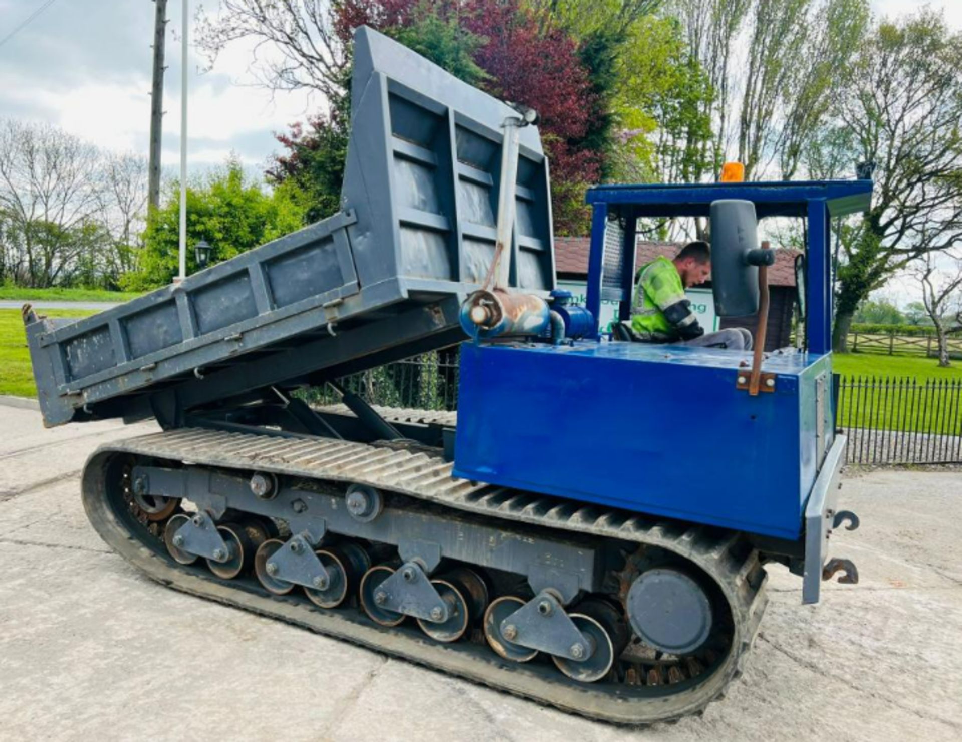 MOROOKA MST700 TRACKED DUMPER C/W HYDRAULIC TIP - Image 12 of 20