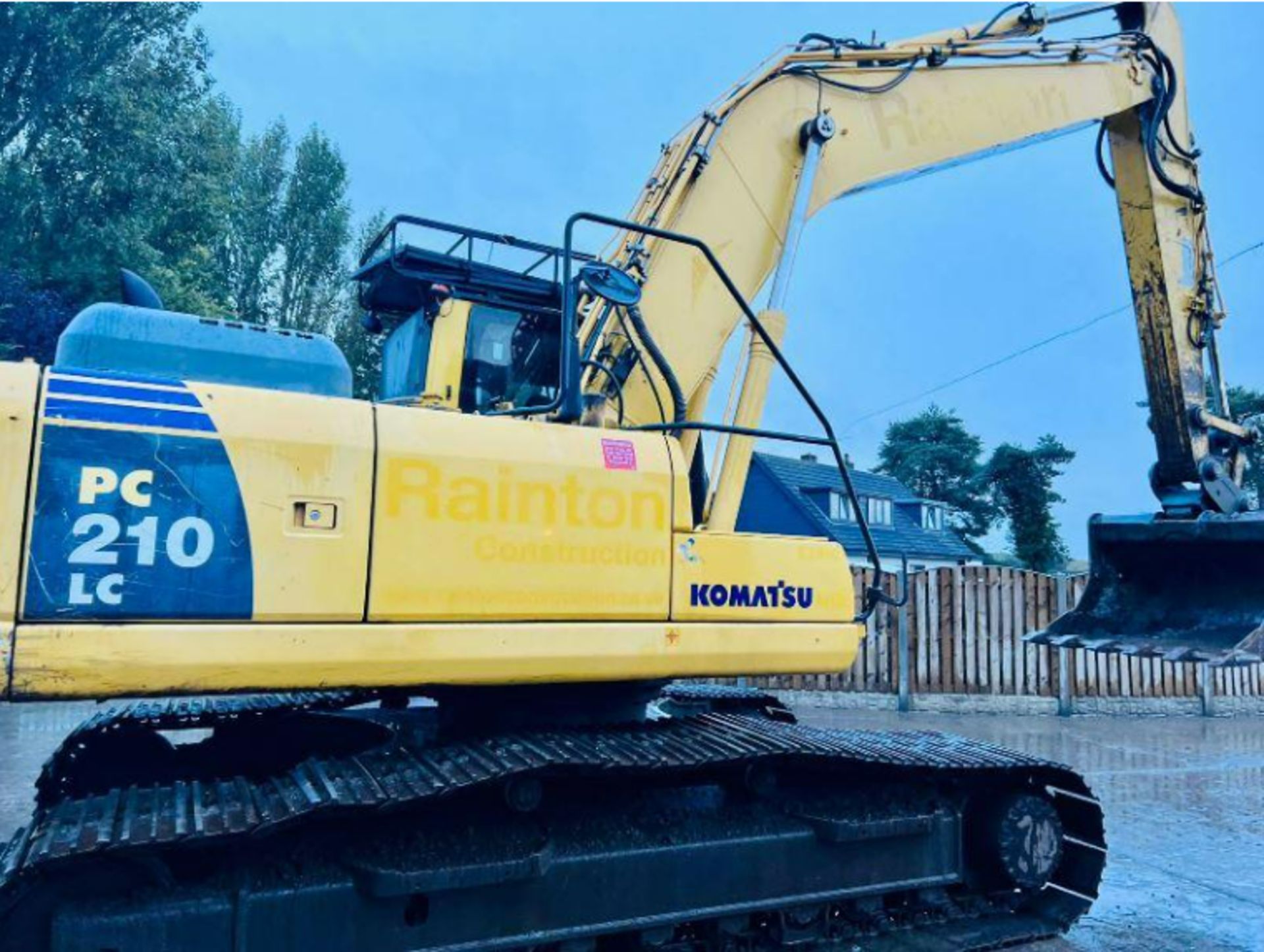 KOMATSU PC210LC-8 TRACKED EXCAVATOR * YEAR 2012 * C/W QUICK HITCH - Image 3 of 21