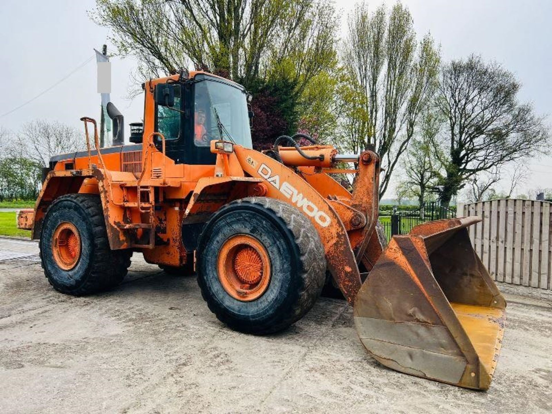 DAEWOO MEGA400-V 4WD LOADING SHOVEL C/W REVERSE CAMERA - Bild 15 aus 17