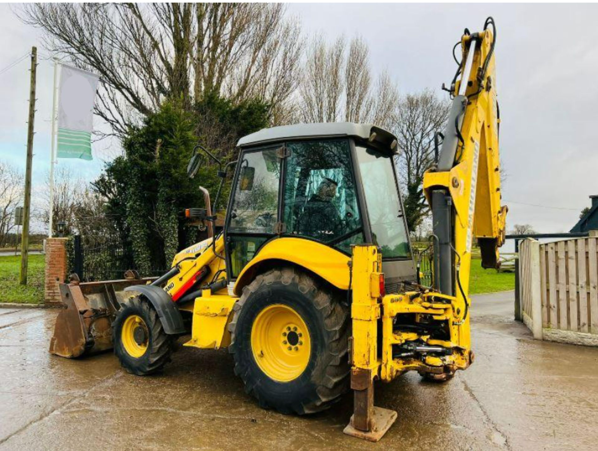 NEW HOLLAND LB110B-4PT 4WD BACKHOE DIGGER C/W ROBO CONTROLS - Image 9 of 12