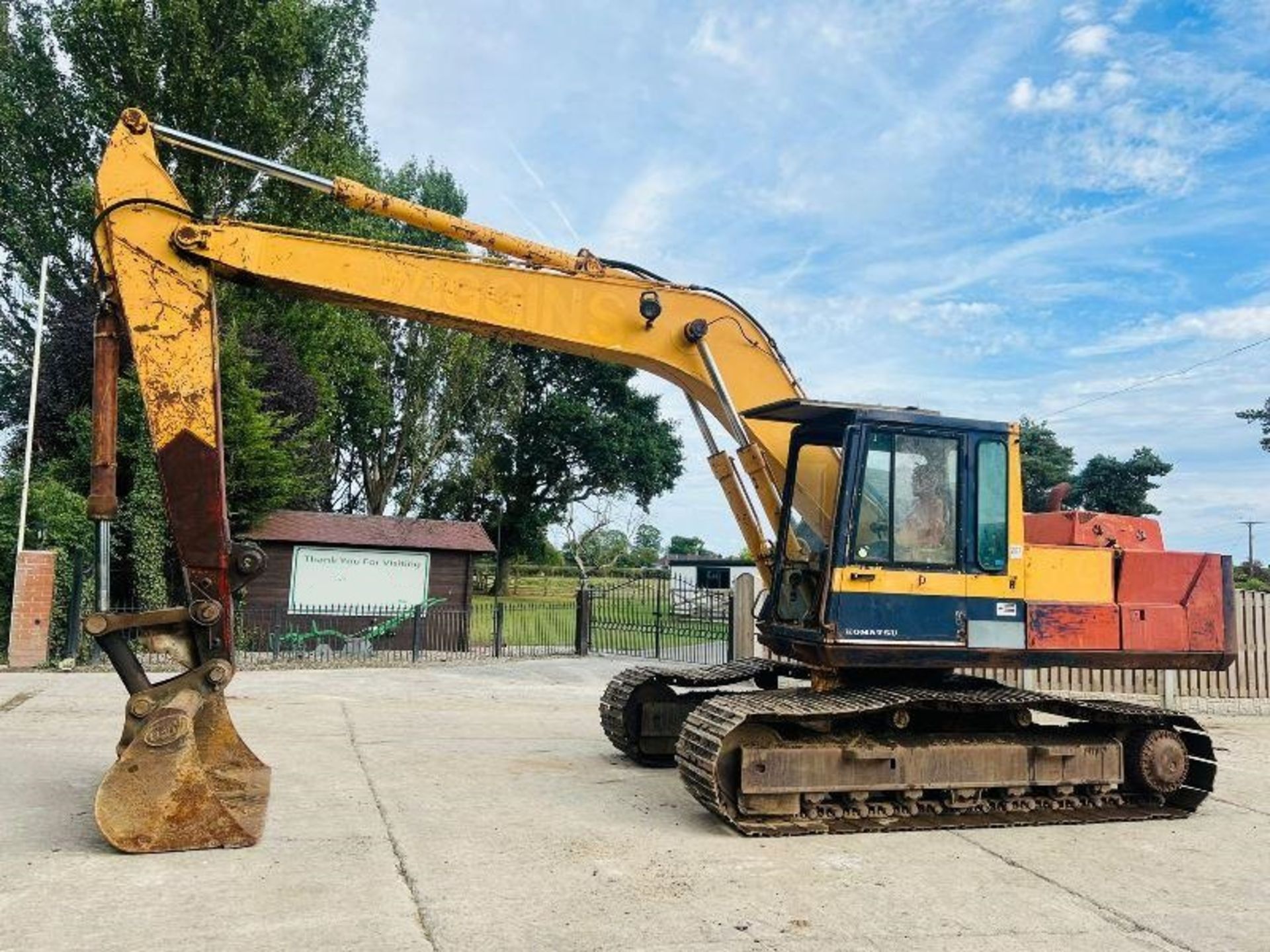 KOMATSU PC210-3 TRACKED EXCAVATOR C/W BUCKET - Image 8 of 14