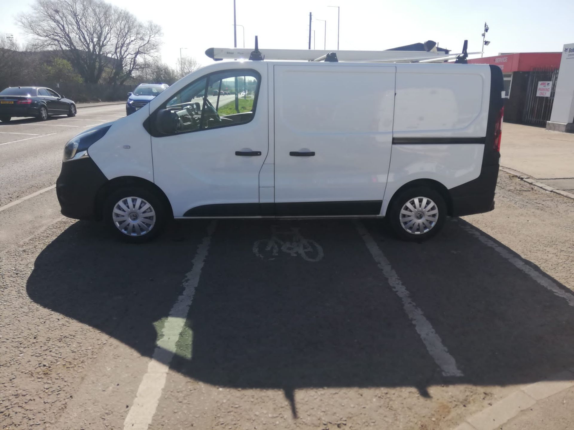 2016 16 VAUXHALL VIVARO PANEL VAN - 109K MILES - PLY LINED - ROOF RACK. - Image 4 of 10