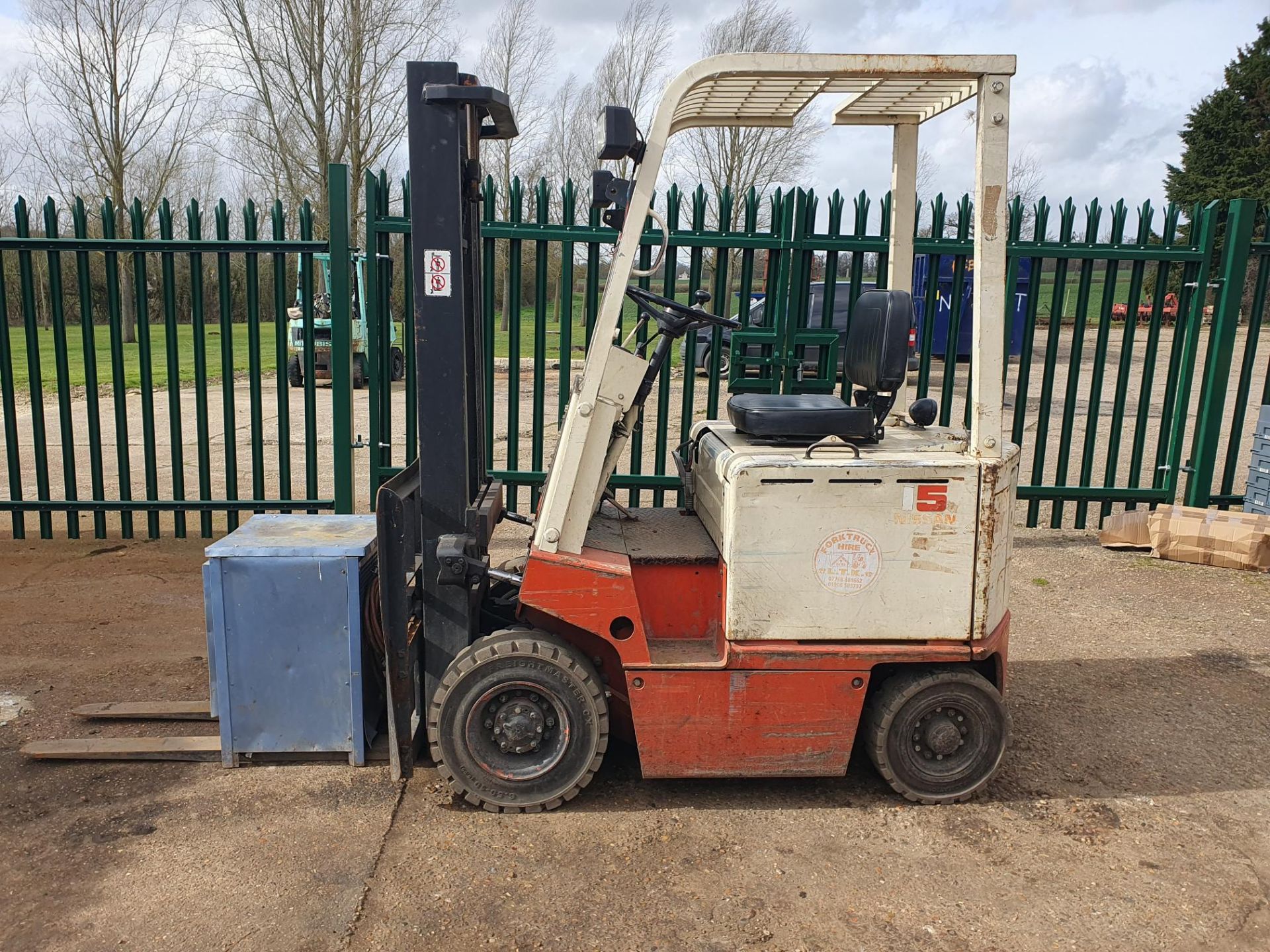 NISSAN/DATSUN ELECTRIC FORKLIFT. 1500KG.