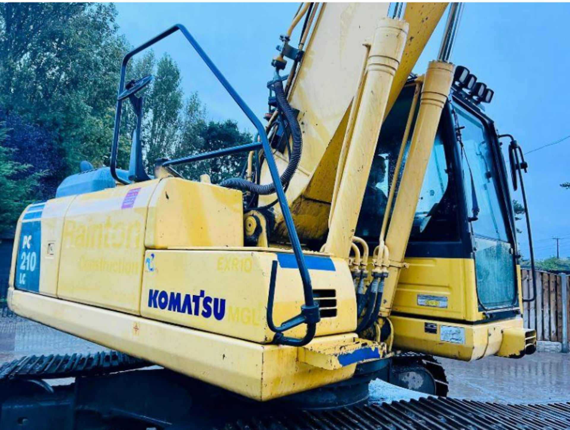 KOMATSU PC210LC-8 TRACKED EXCAVATOR * YEAR 2012 * C/W QUICK HITCH - Image 10 of 21