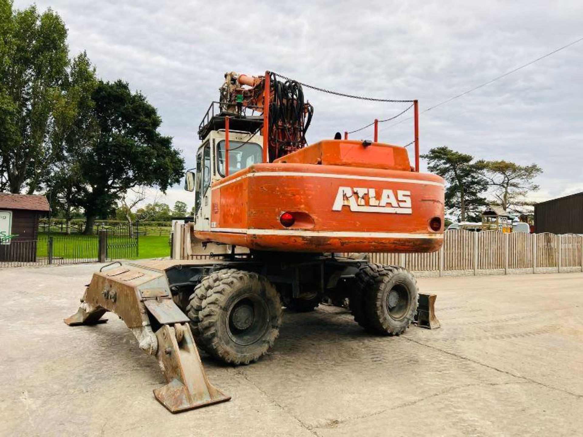 ATLAS 1704 4WD WHEELED EXCAVATOR C/W BLADE & QUICK HITCH - Image 7 of 20