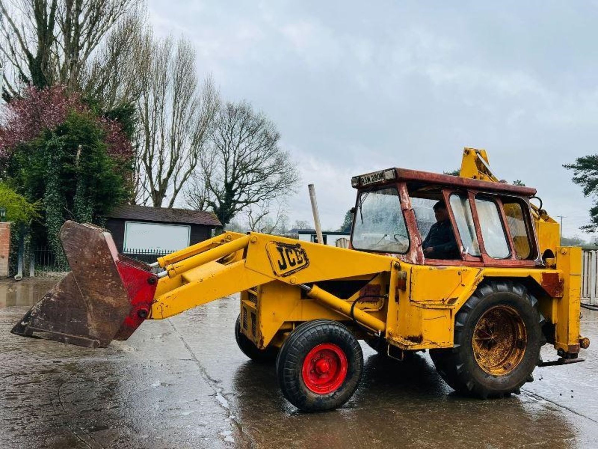 JCB 3C BACKHOE DIGGER C/W FULLY GLAZED CABIN - Image 5 of 15