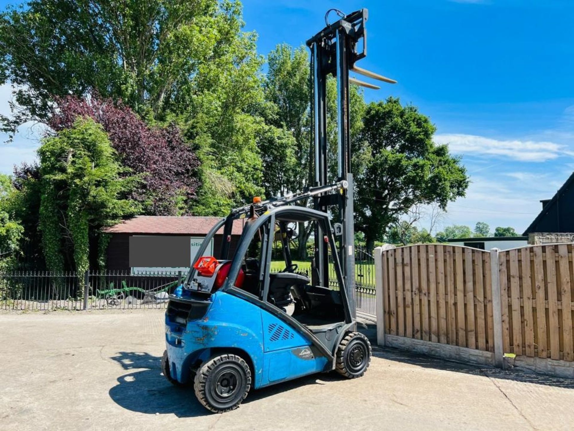 LINDE H20T-02 EVO GAS FORKLIFT * YEAR 2016 * C/W SIDE SHIFT & TINE POSITIONER * CHOICE * - Image 5 of 10
