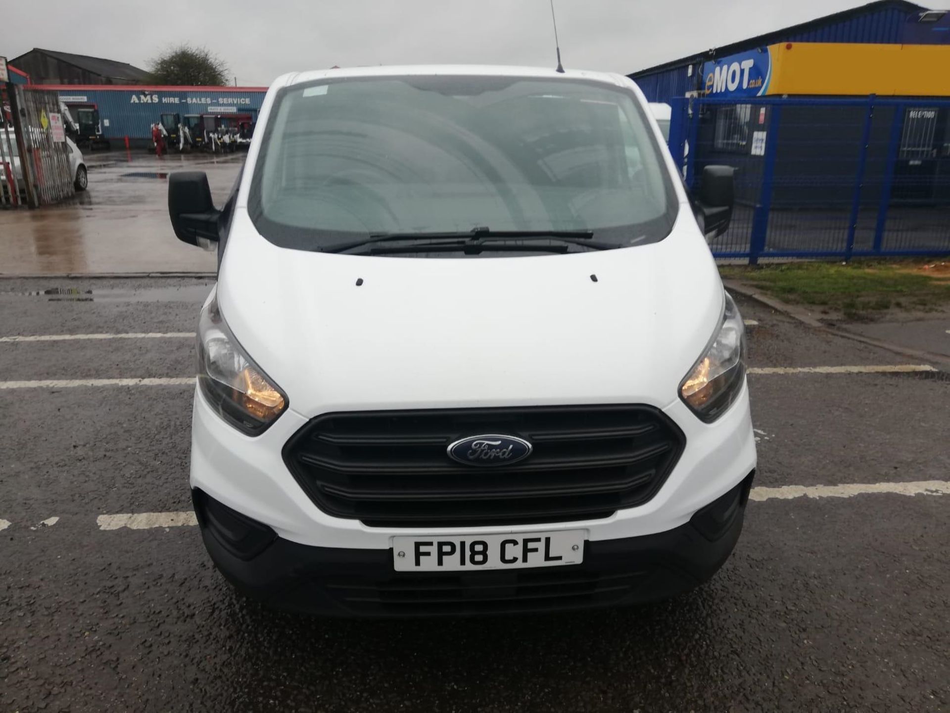 2018 18 FORD TRANSIT CUSTOM PANEL VAN - 140K MILES - EURO 6 - NEWER SHAPE - PLY LINED - FP18 CFL. - Image 2 of 9