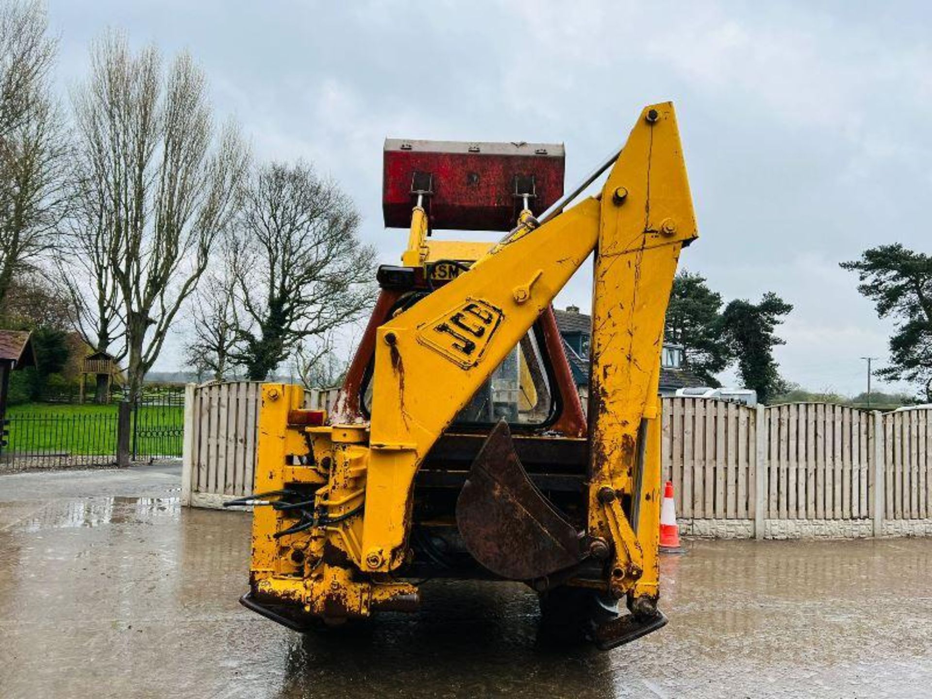 JCB 3C BACKHOE DIGGER C/W FULLY GLAZED CABIN - Image 4 of 15