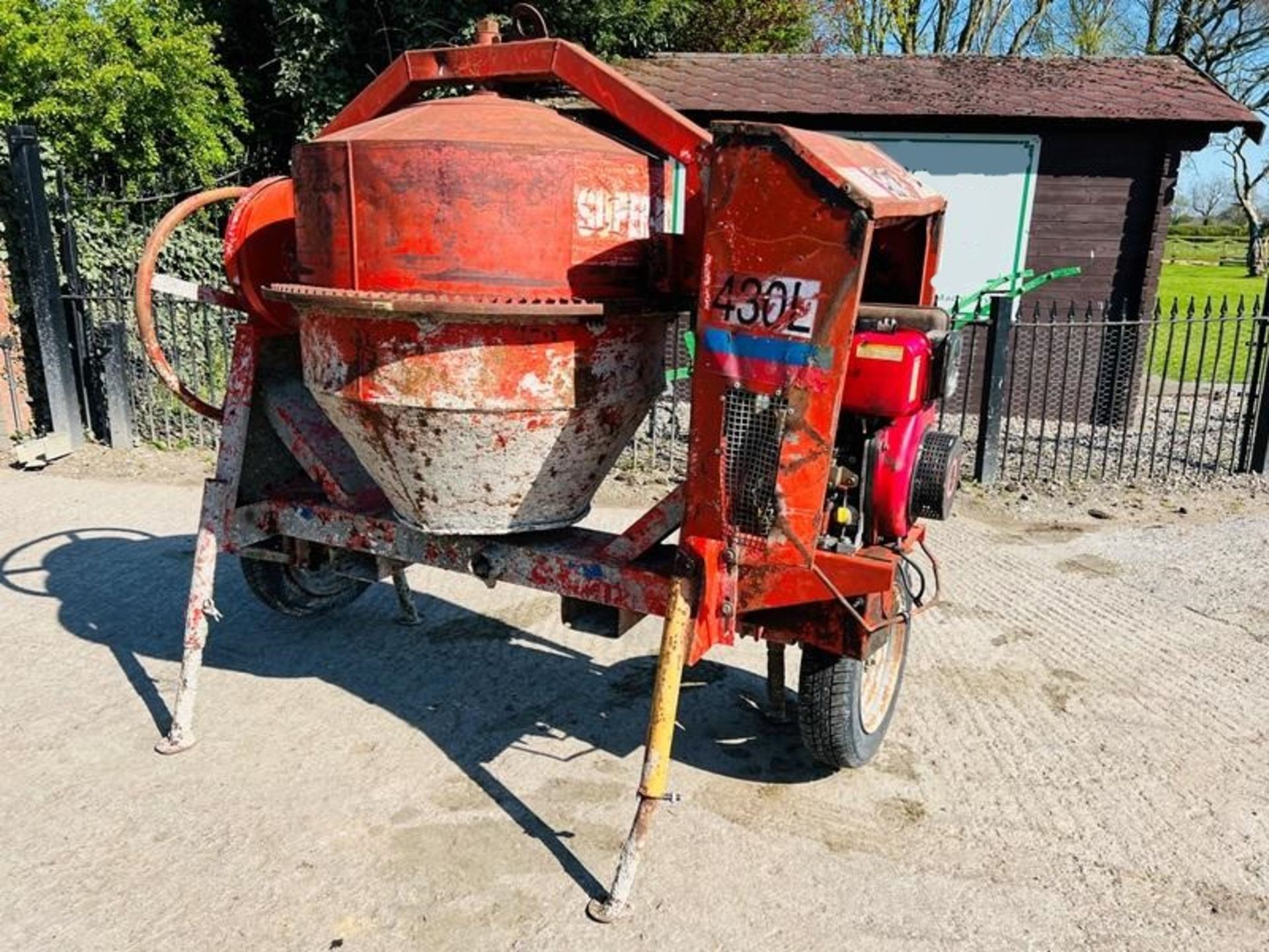 SUPER MIX 470L SINGLE AXLE CEMENT MIXER C/W YANMAR ENGINE