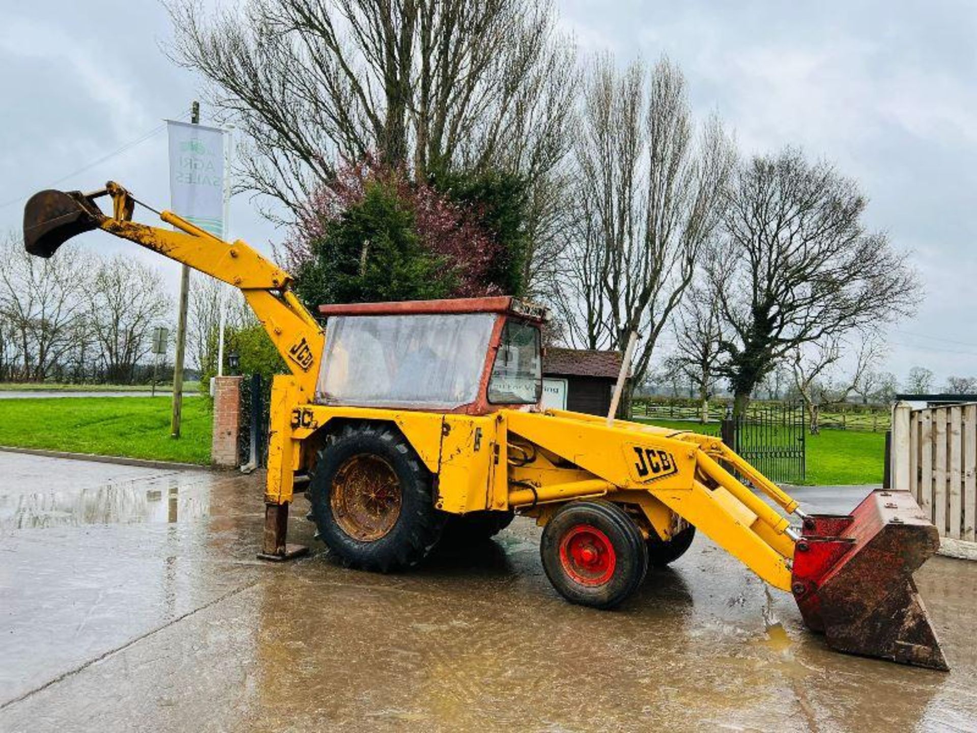 JCB 3C BACKHOE DIGGER C/W FULLY GLAZED CABIN - Image 11 of 15