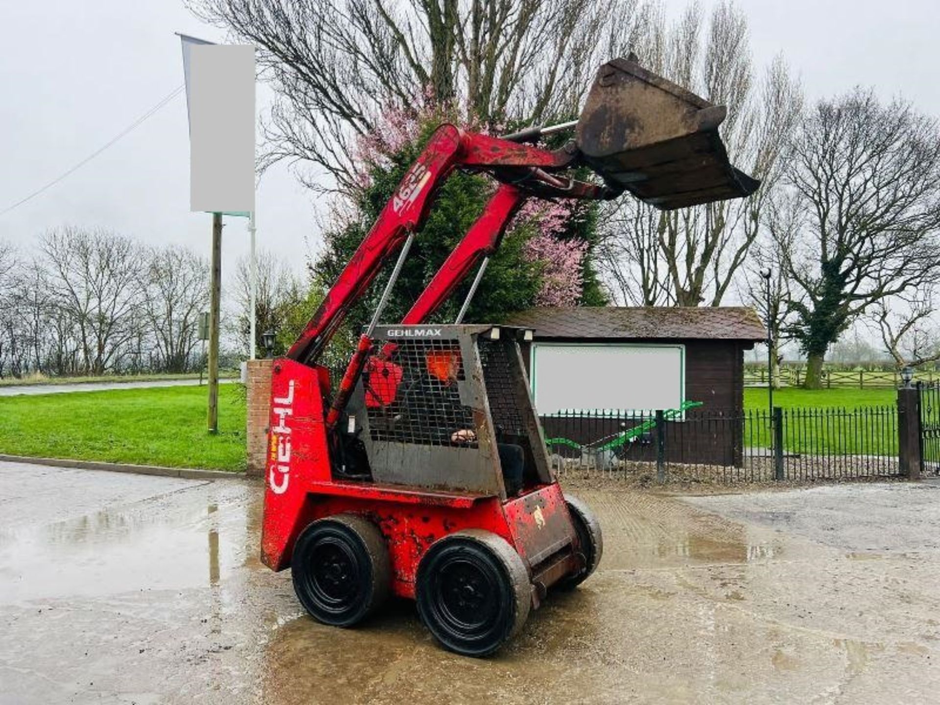 GEHL 4625 4WD SKIDSTEER C/W KUBOTA ENGINE & BUCKET - Bild 9 aus 17