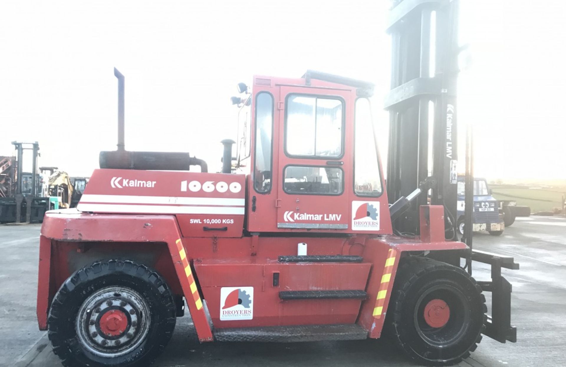 KALMAR 10600 DIESEL FORKLIFT 10 TON (8FT FORKS INCLUDED) - Image 4 of 7