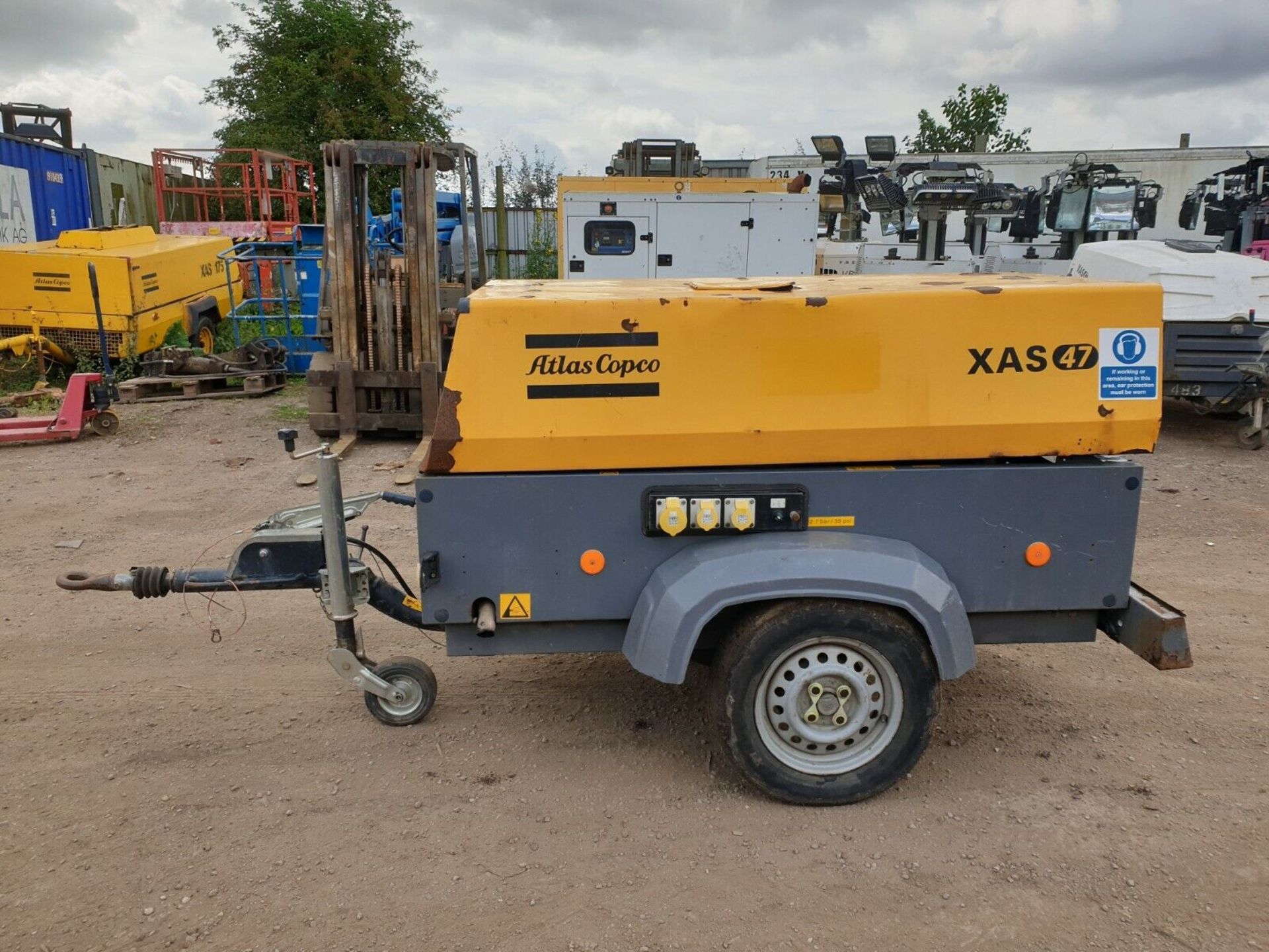 ATLAS COPCO XAS 47 DIESEL COMPRESSOR GENERATOR