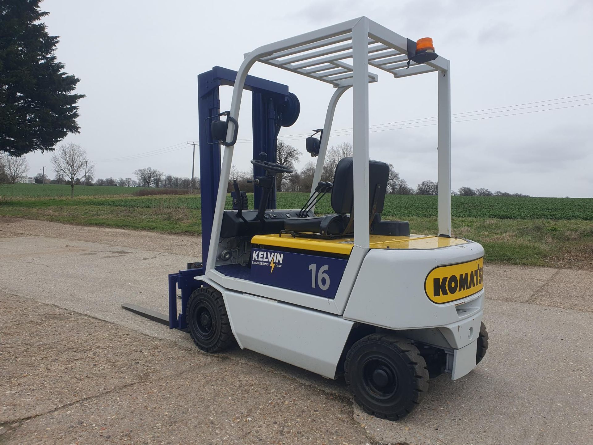 KOMATSU ELECTRIC FORKLIFT. FREE LIFT MAST. REFURBISHED. - Image 9 of 9