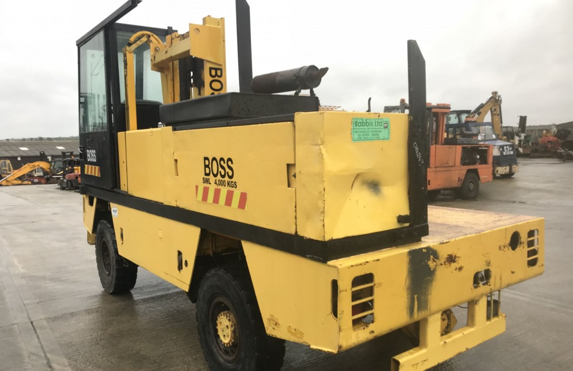 BOSS 546 DIESEL SIDE LOADER FORKLIFT - Image 3 of 10