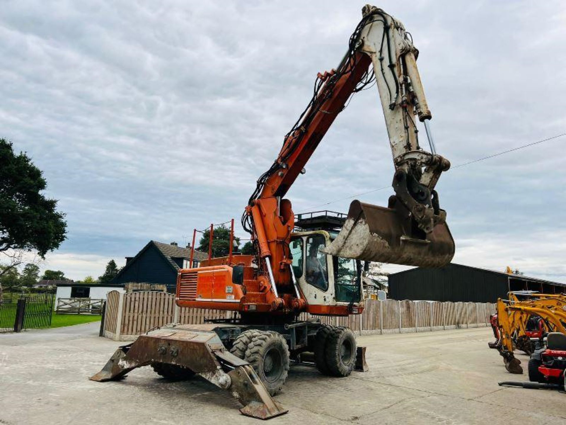 ATLAS 1704 4WD WHEELED EXCAVATOR C/W BLADE & QUICK HITCH