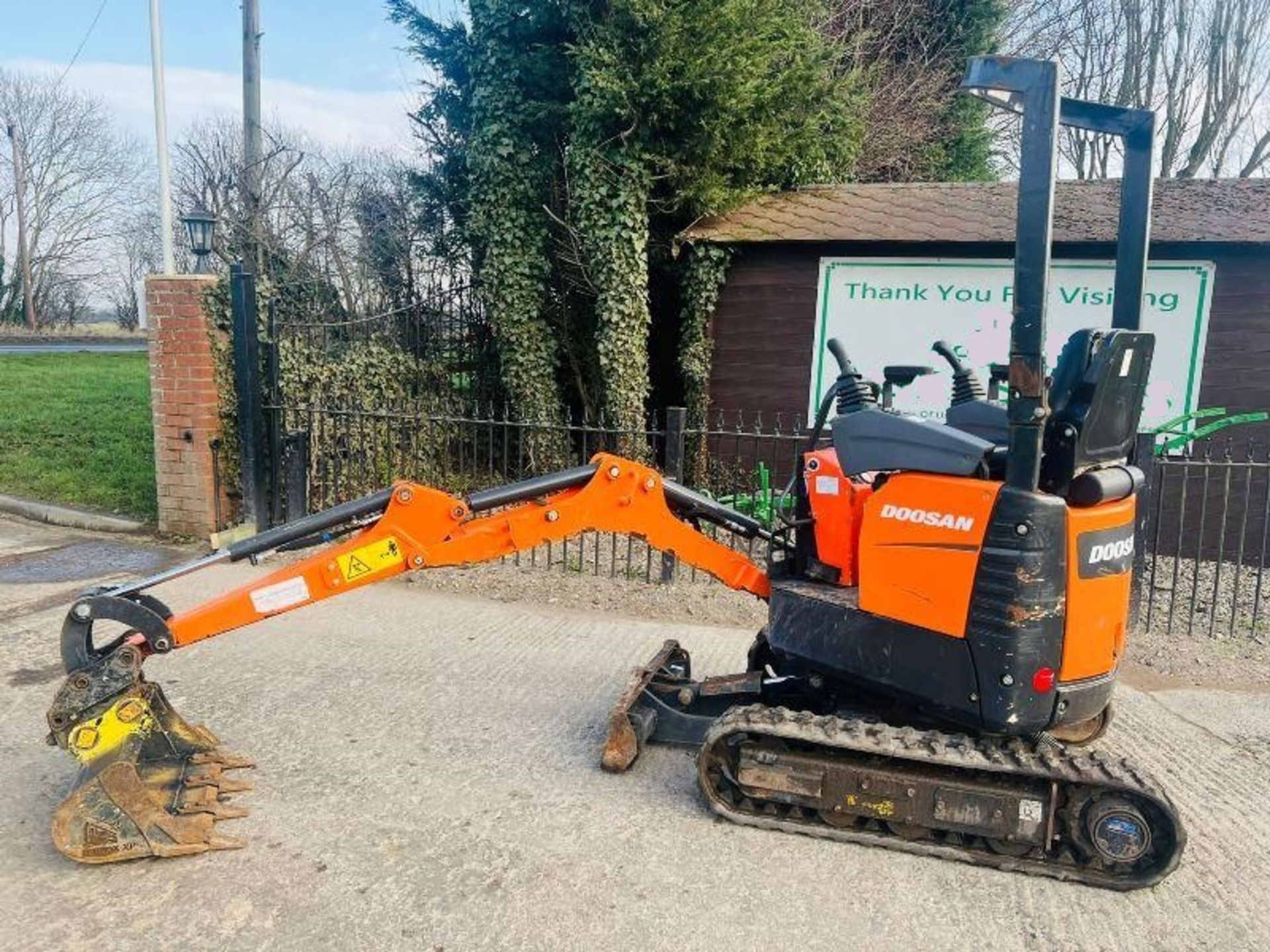 DOOSAN DX10Z EXCAVATOR *YEAR 2019 ,810 HOURS* C/W EXPANDING TRACKS - Image 3 of 10