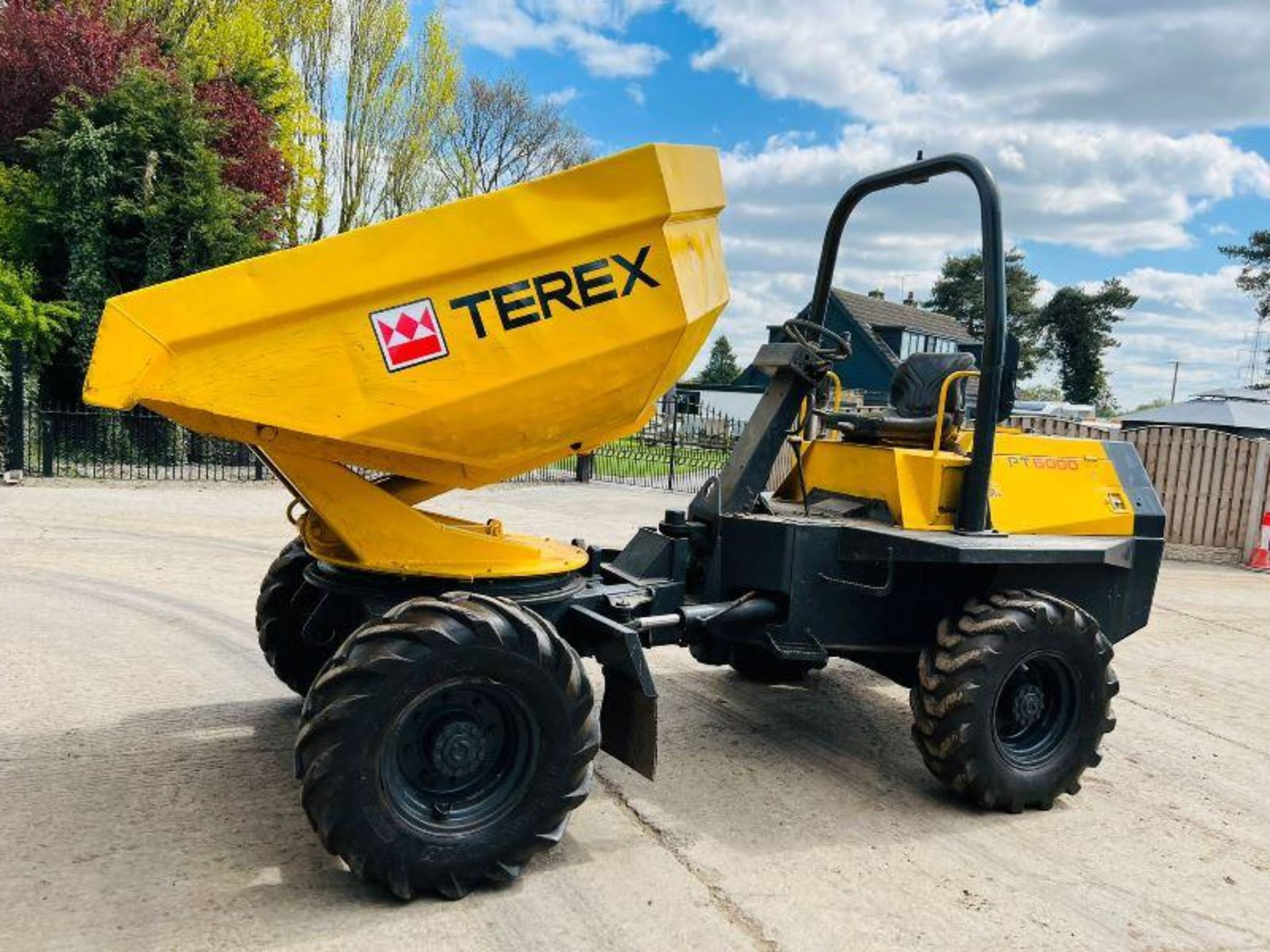 TEREX PT6000 4WD SWIVEL TIP DUMPER C/W ROLE BAR - Image 2 of 19