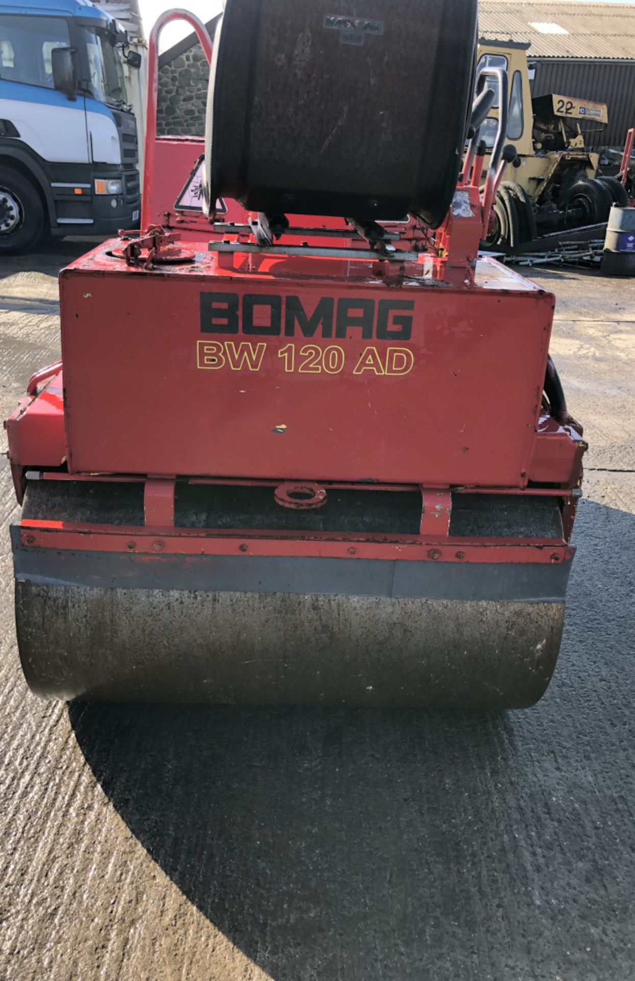 BOMAG BW120 AD DOUBLE DRUM VIBRAITING ROLLER - Image 9 of 10