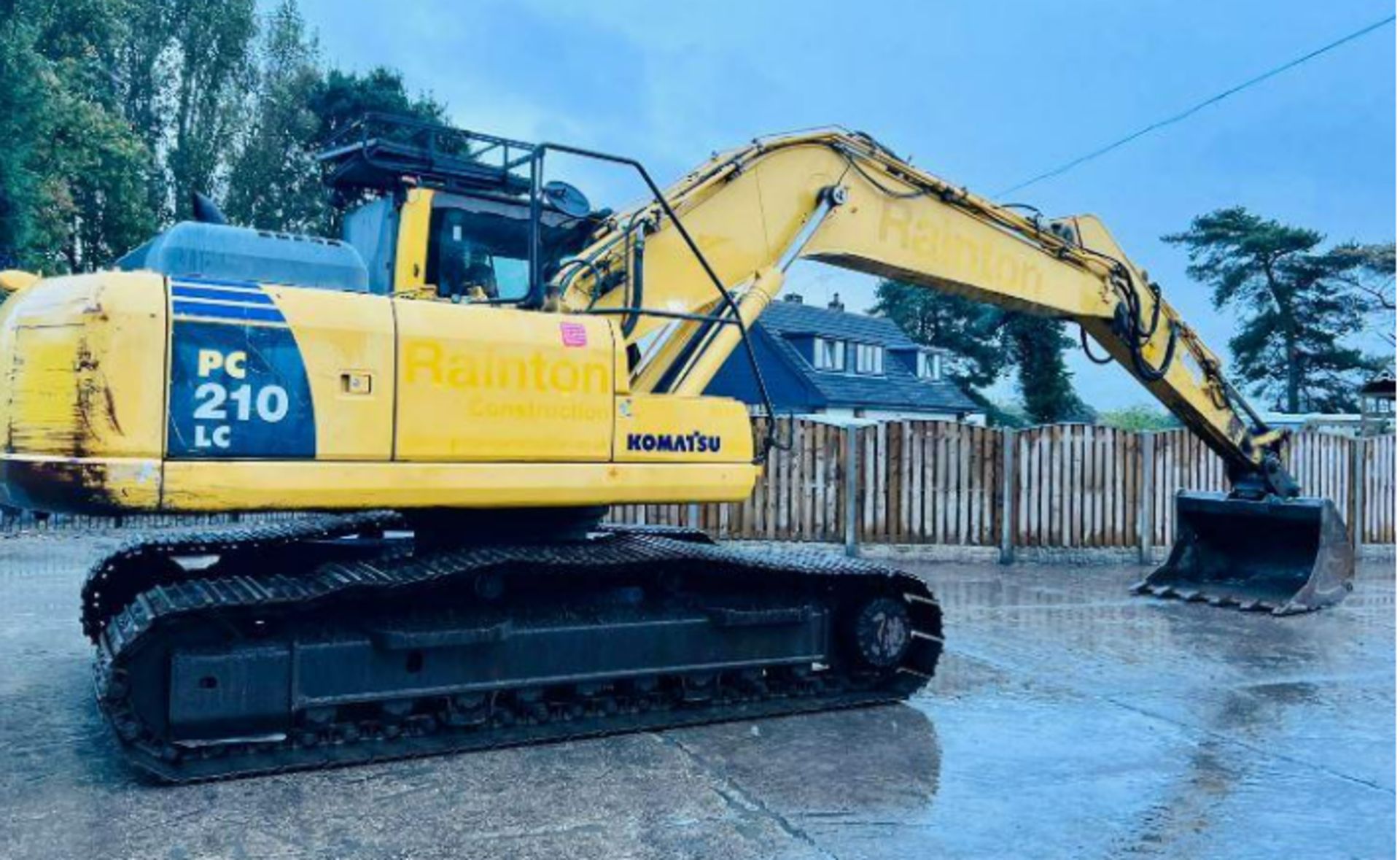 KOMATSU PC210LC-8 TRACKED EXCAVATOR * YEAR 2012 * C/W QUICK HITCH - Image 14 of 21