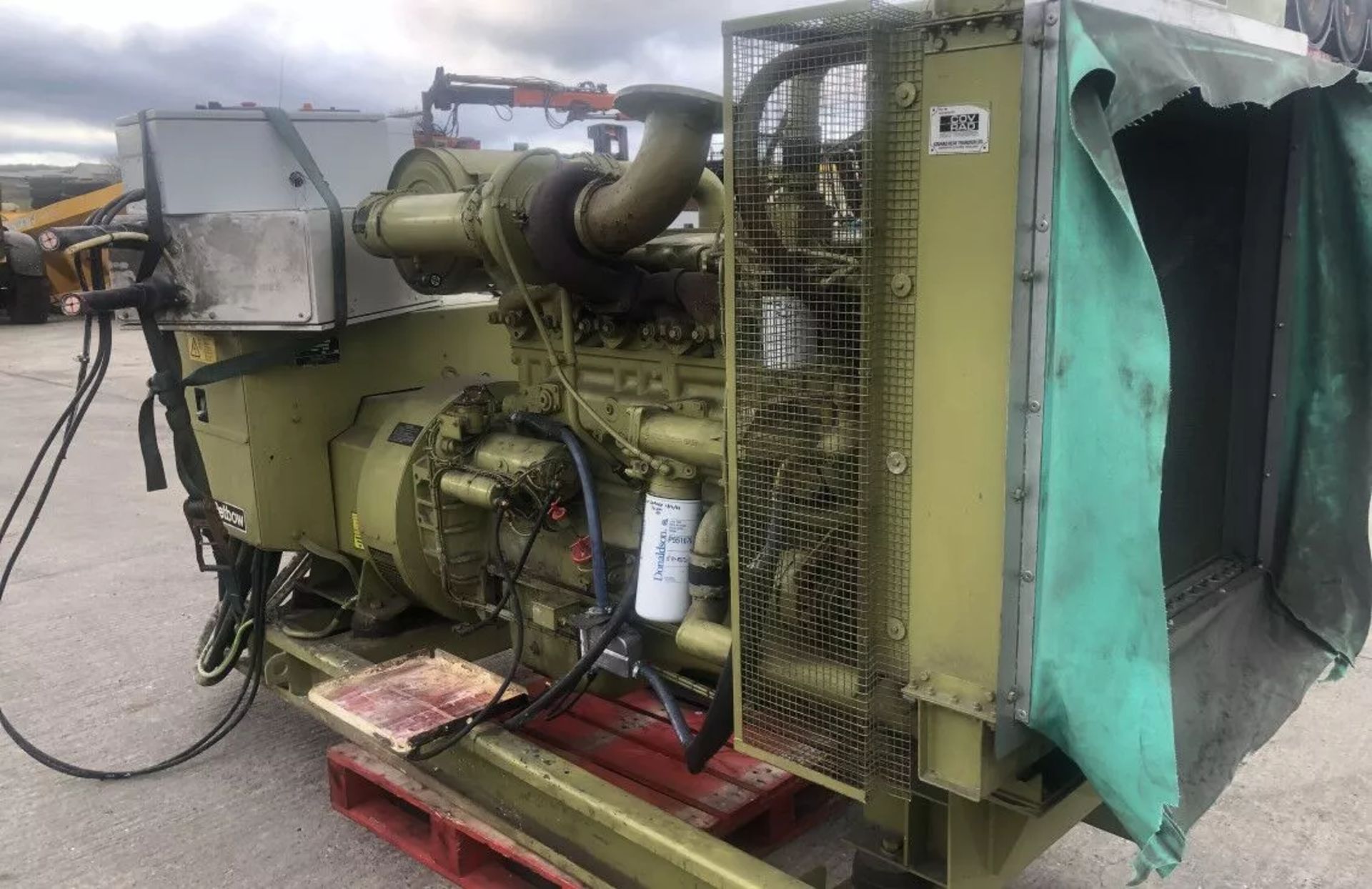 CUMMINS BIG CAM / PETBOW 255 KVA OPEN GENERATOR ONLY 74 HOURS