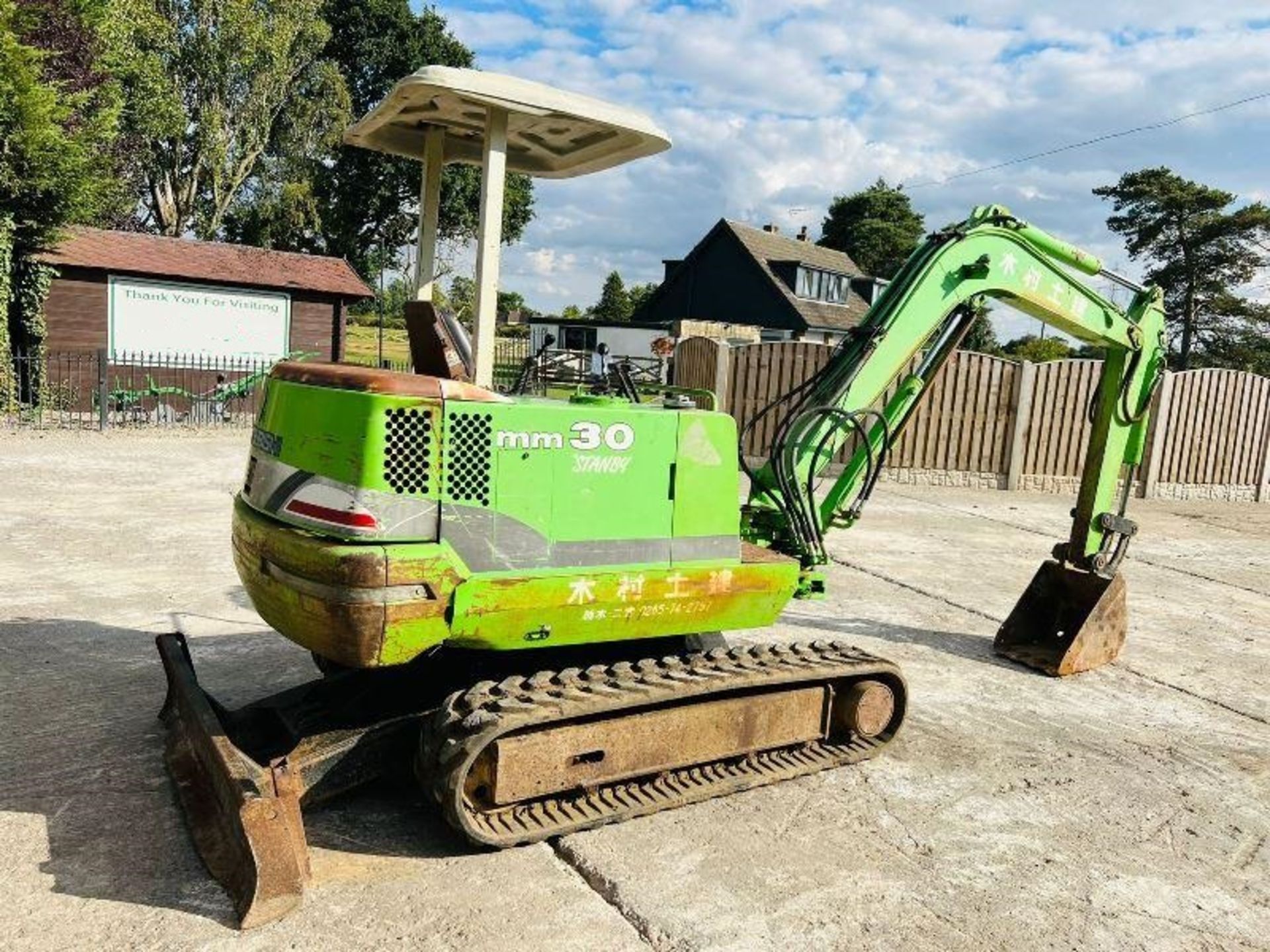 MITSUBISHI 30 TRACKED EXCAVATOR C/W RUBBER TRACKS , ROLE BAR AND CANOPY - Image 12 of 12