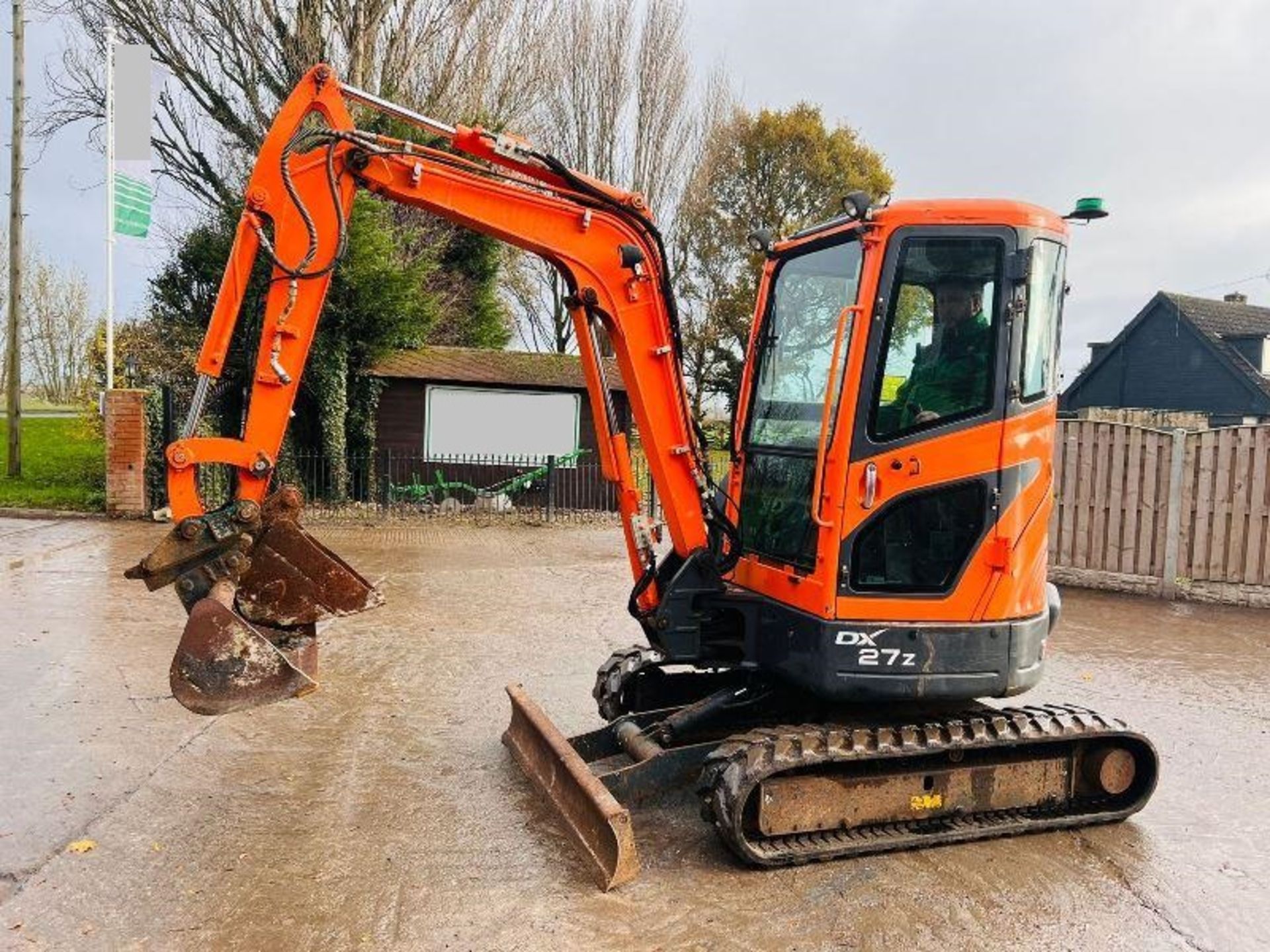 DOOSAN DX27Z TRACKED EXCAVATOR * ZERO SWING , YEAR 2016 * C/W QUICK HITCH - Image 10 of 16