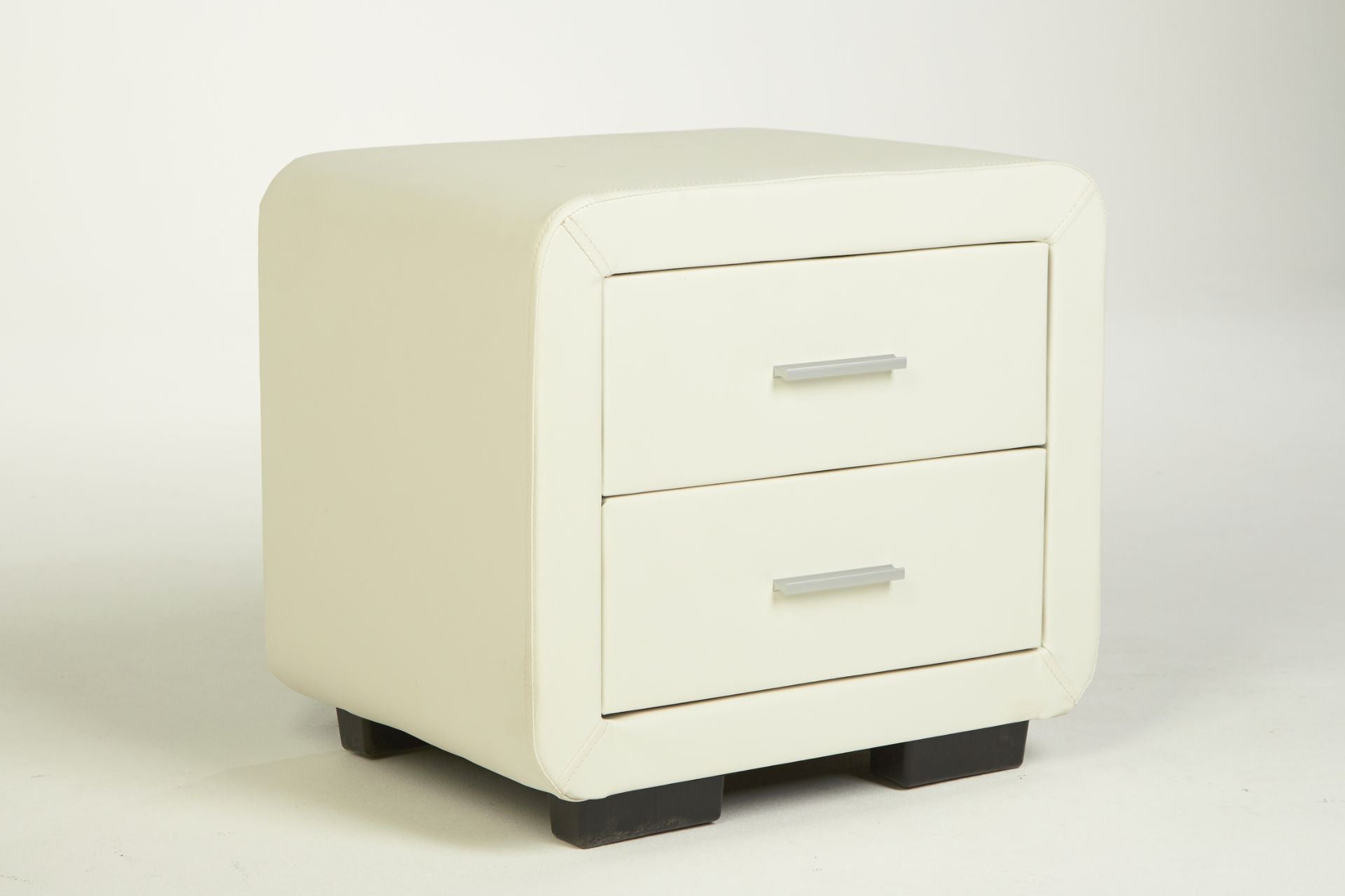 WHITE LEATHER 2 DRAWER BEDSIDE - Image 3 of 4