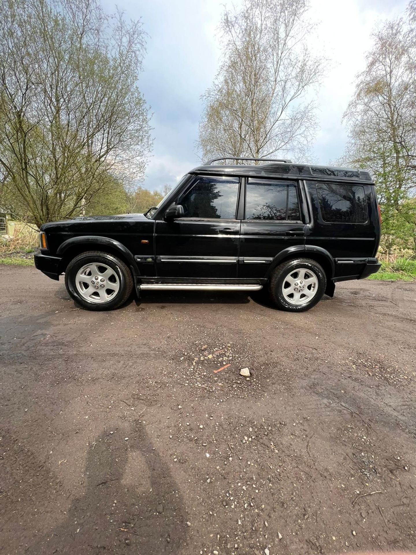 2002 52 PLATE LAND ROVER DISCOVERY 2 SUV ESTATE - TD5 - TOP OF THE RANGE - HALF LEATHER SEATS - Image 5 of 15