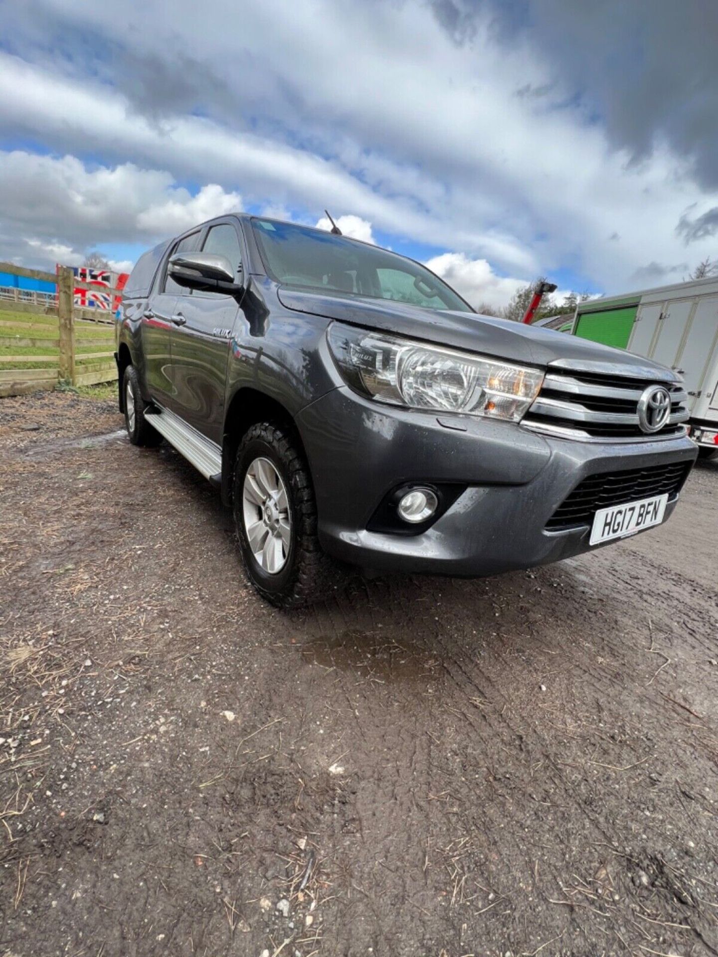 2017 TOYOTA HILUX D4D - 72K MILES FROM NEW - FULL SERVICE HISTORY - Image 10 of 15