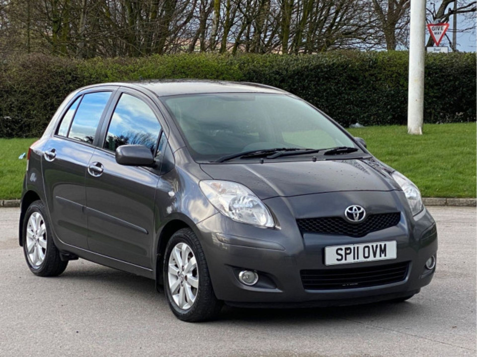 TOYOTA YARIS 1.33 DUAL VVT-I T SPIRIT EURO 5 (S/S) 5DR (2011) - Image 3 of 60