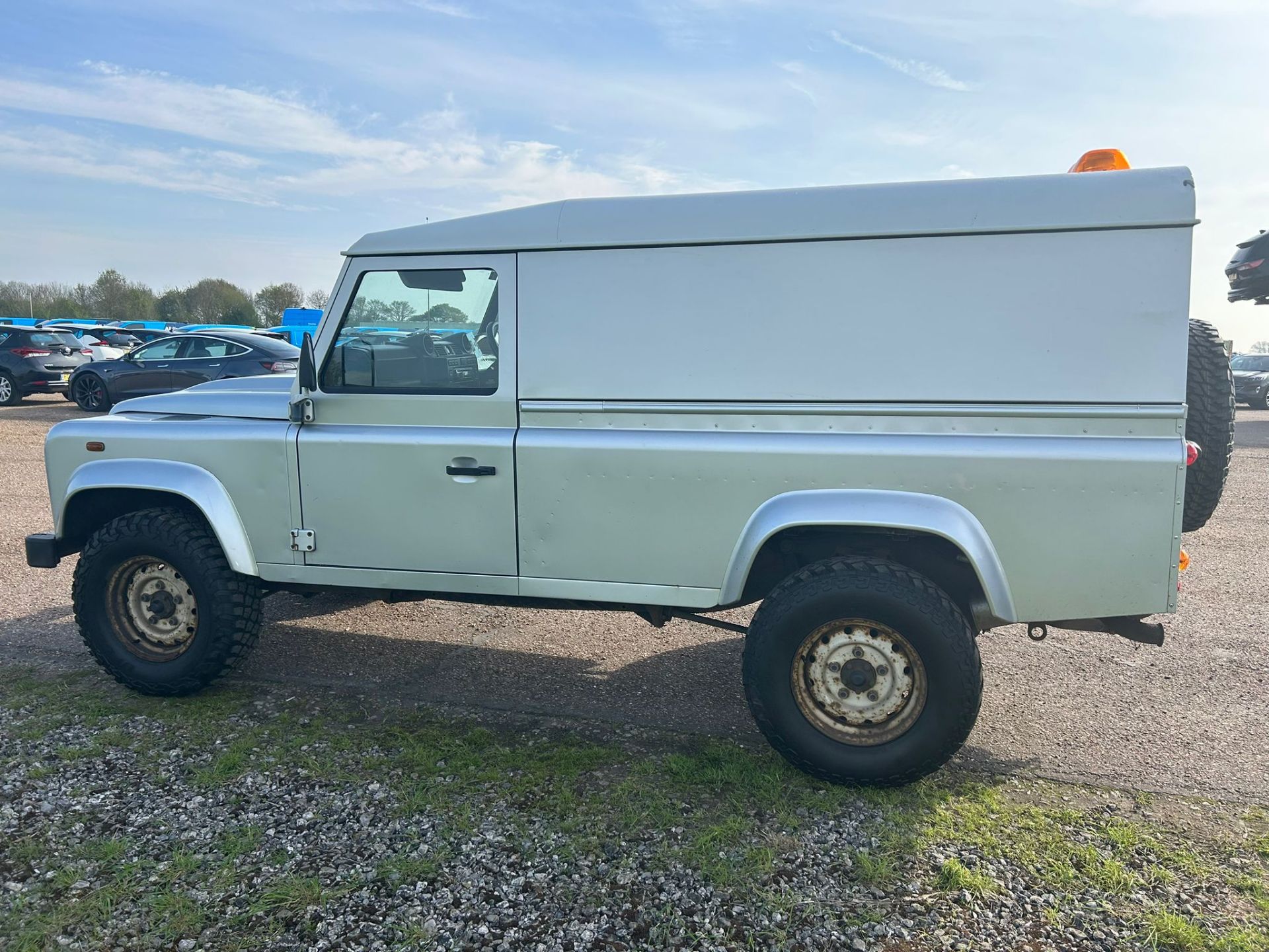 2016 LAND ROVER DEFENDER 110 UTILITY HARDTOP 2.2 TDCI SILVER 54K 1 OWNER AIR CON (NEW IMAGES ADDED) - Image 9 of 13