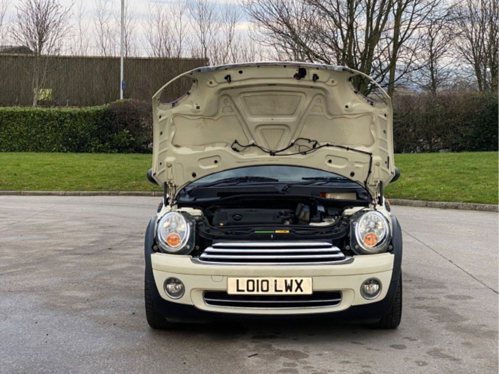 MINI HATCH 1.6 ONE STEPTRONIC EURO 5 3DR (2010) - Image 36 of 41