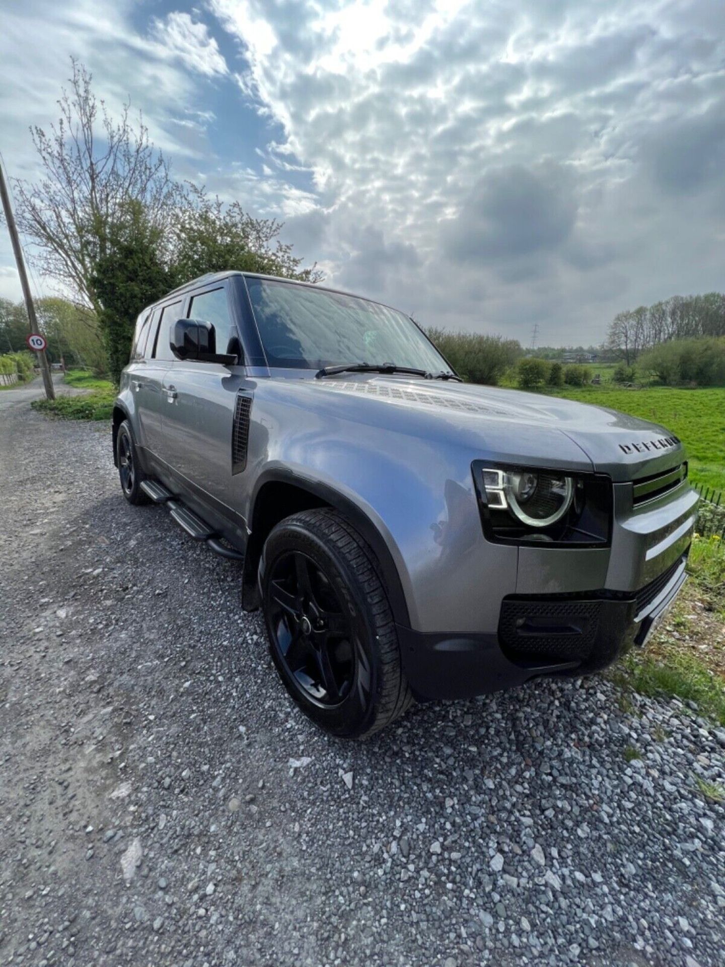 2021 LAND ROVER DEFENDER 110 COMMERCIAL D250 SE 3 SEATER.