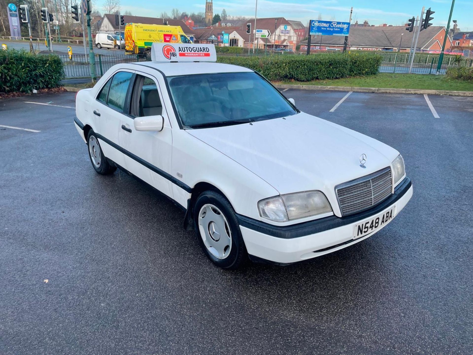 1996 MERCEDES-BENZ C CLASS C250 D CLASSIC 4DR SALOON DIESEL MANUAL - Image 2 of 12