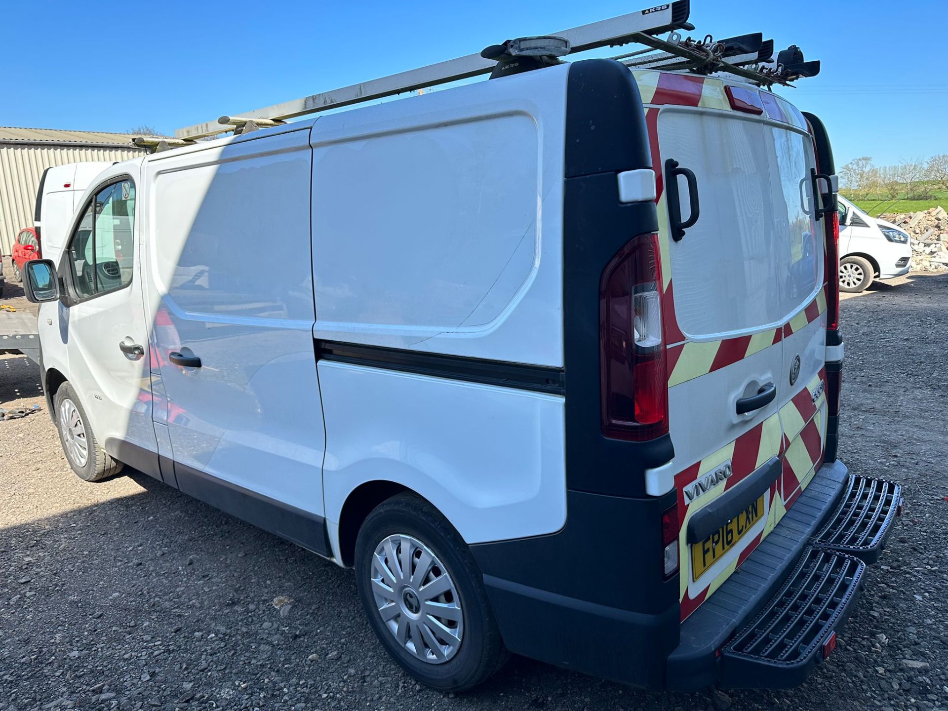 2016 16 VAUXHALL VIVARO PANEL VAN - EX BT - 70K MILES - ROOF RACK - Image 4 of 6