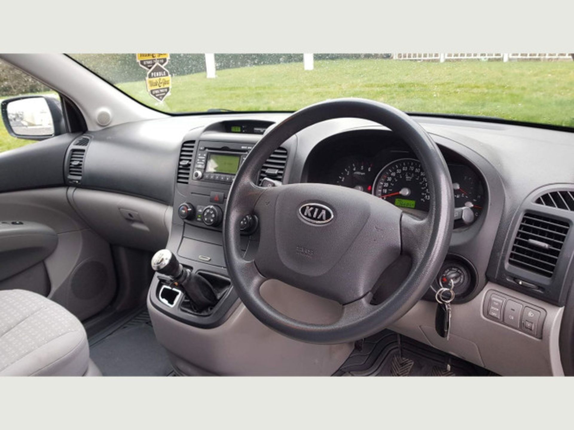 KIA SEDONA 2.2 CRDI 1 5DR (2010) - Image 50 of 57