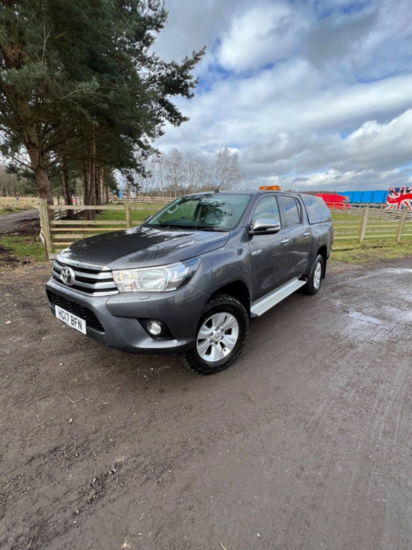 2017 TOYOTA HILUX D4D - 72K MILES FROM NEW - FULL SERVICE HISTORY