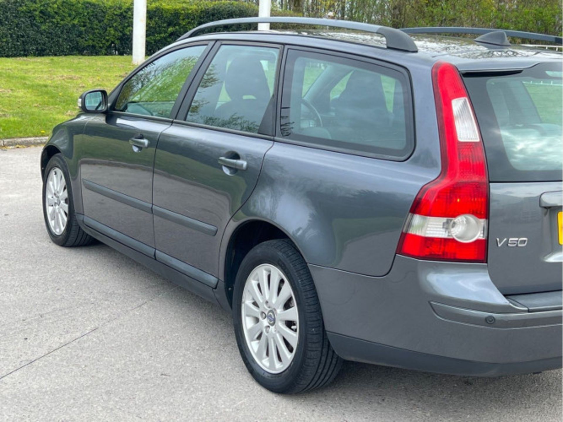 VOLVO V50 2.0D S 5DR GREY ESTATE - 2 KEYS - Image 23 of 87