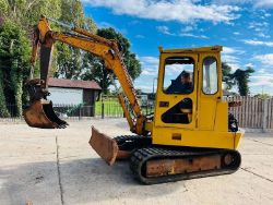 HANIX TRACKED EXCAVATOR C/W RUBBER TRACKS