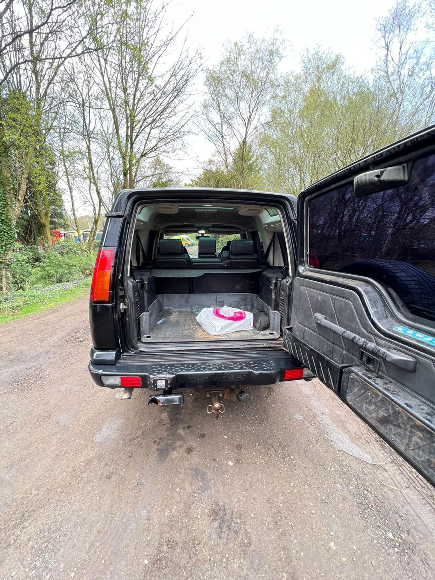 2002 52 PLATE LAND ROVER DISCOVERY 2 SUV ESTATE - TD5 - TOP OF THE RANGE - HALF LEATHER SEATS - Image 7 of 15