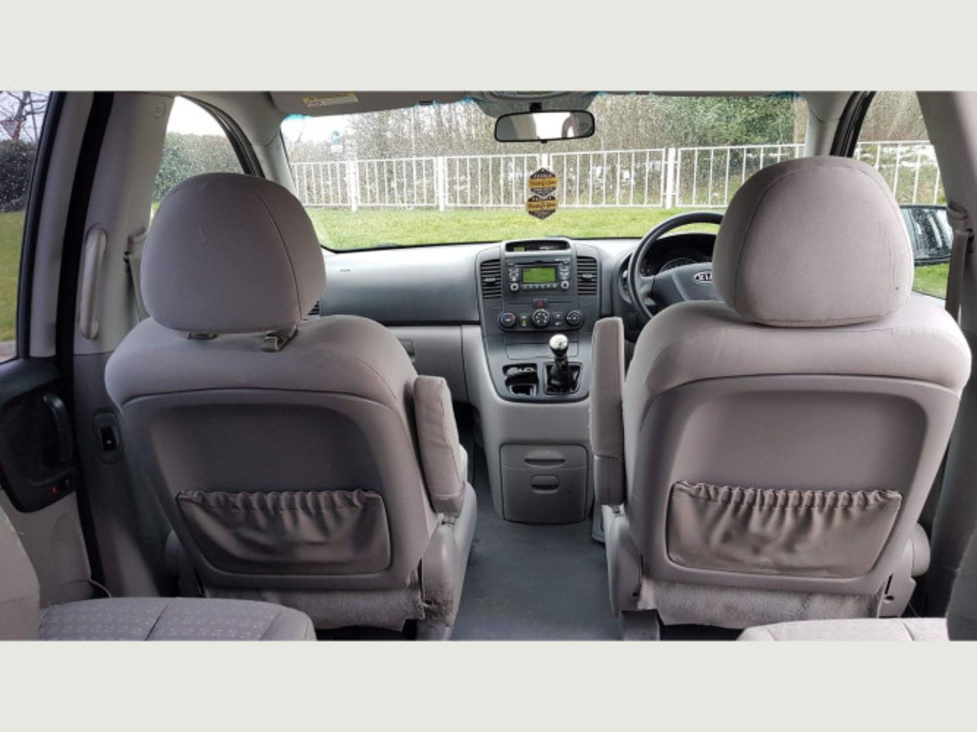 KIA SEDONA 2.2 CRDI 1 5DR (2010) - Image 17 of 57