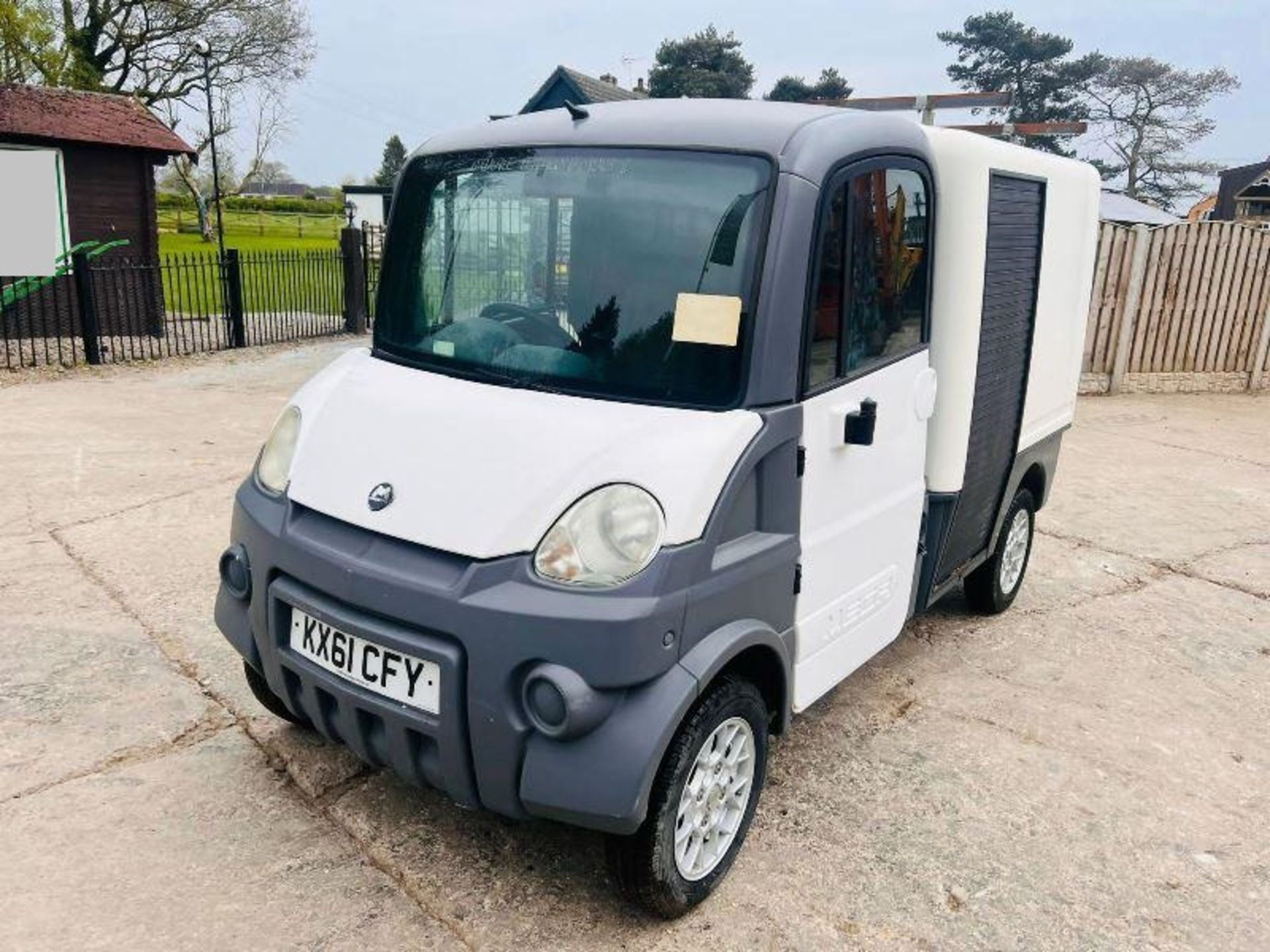 AIXAM MEGA ELECTRIC UTLITY VEHICLE * ROAD REGISTERED , YEAR 2011 *NON-RUNNER* - Image 5 of 20