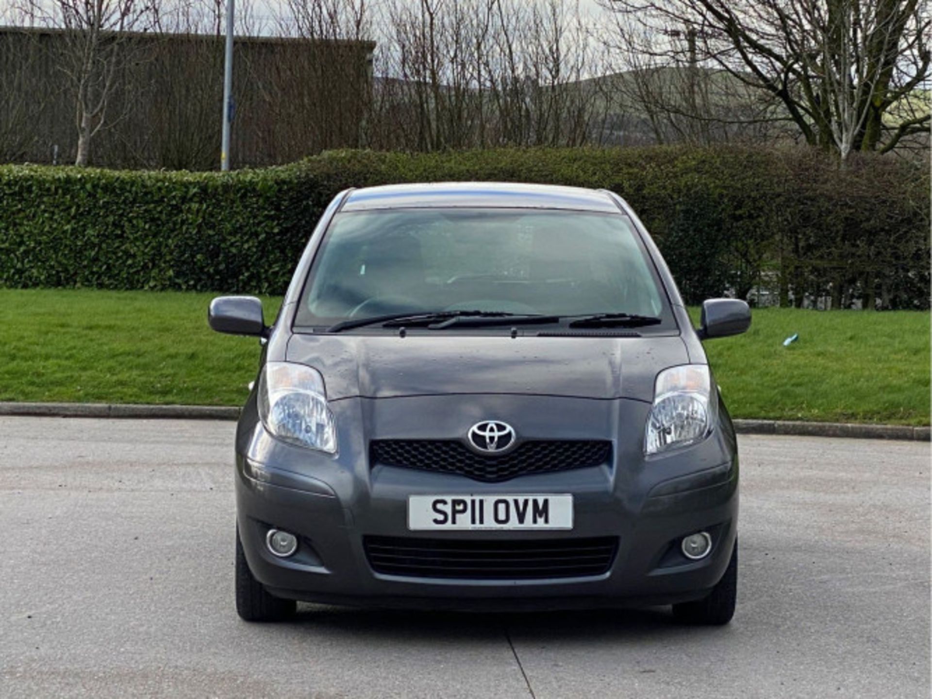 TOYOTA YARIS 1.33 DUAL VVT-I T SPIRIT EURO 5 (S/S) 5DR (2011) - Image 2 of 60