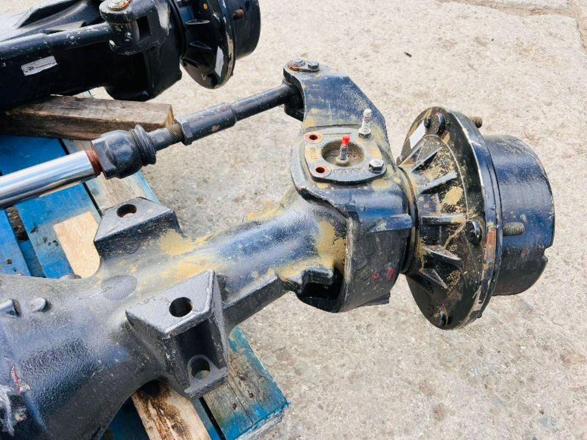 2 X JCB AXLES C/W STEERING RAMS - Image 11 of 15