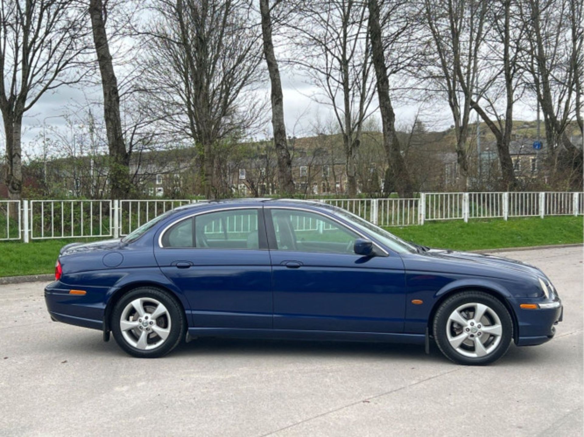 JAGUAR S-TYPE 3.0 V6 SPORT 4DR (2002) - Image 5 of 50