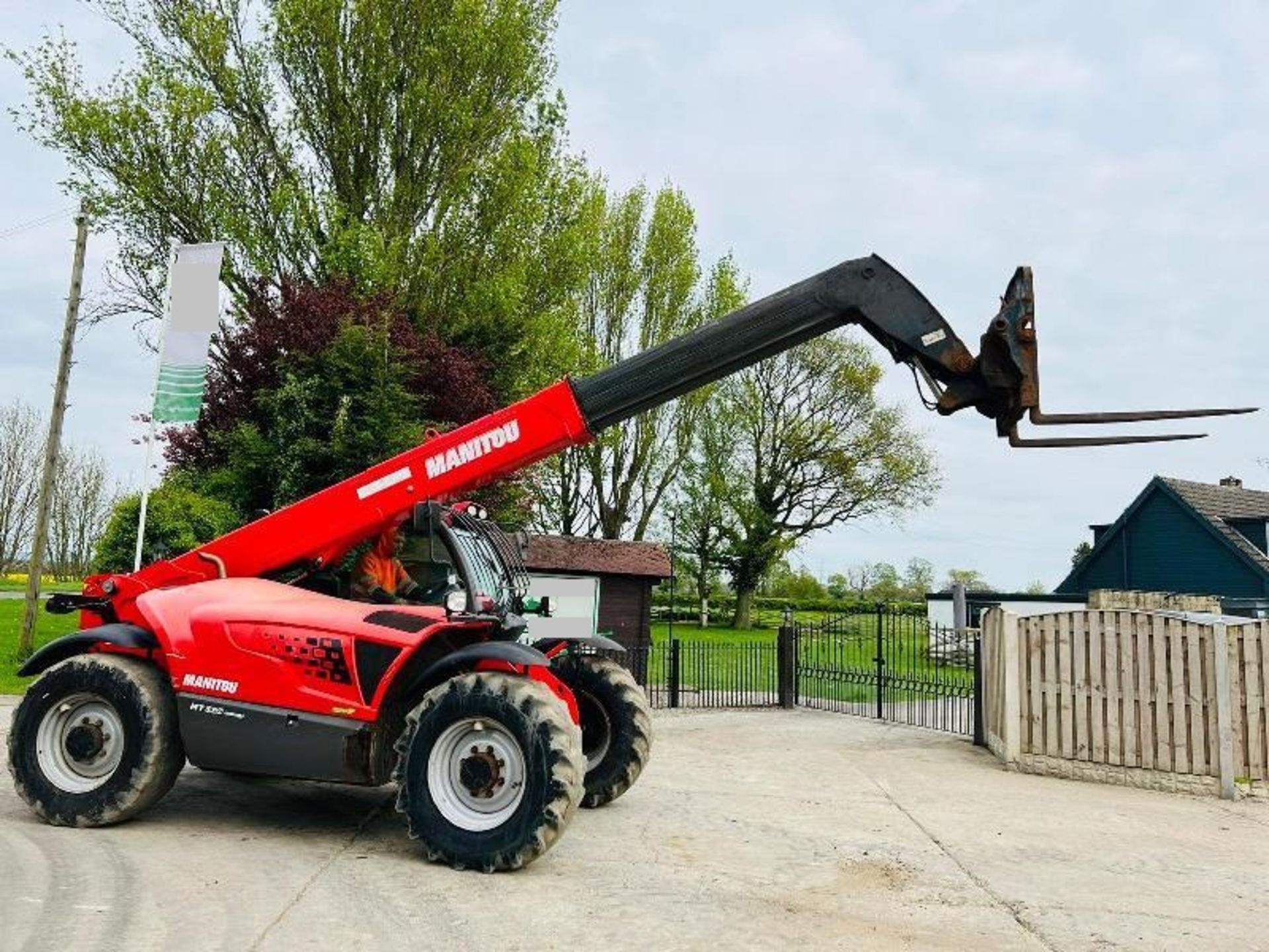 MANITOU MT835 EASY TURB0 4WD TELEHANDLER *YEAR 2019* C/W PALLET TINES - Image 18 of 19